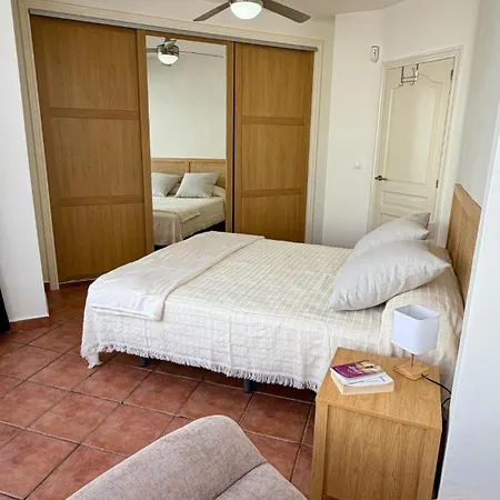 Apartment Bright, Renovated 200 M From The