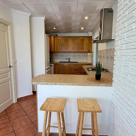 Apartment Bright, Renovated 200 M From The
