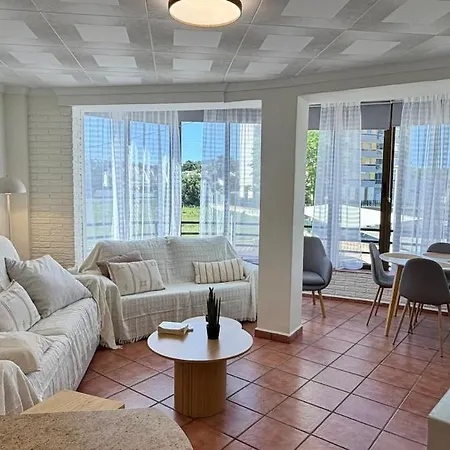 Apartment Bright, Renovated 200 M From The